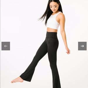 Zyia Black Flare Light n Tight Leggings